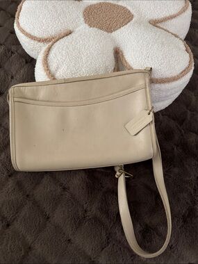 Coach Vintage Cream Leather Shoulder Bag with Tag